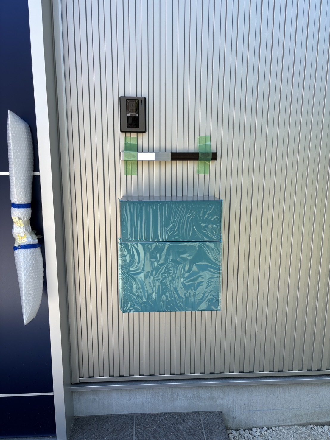 愛知県豊明市　ポスト、ネームサイン取り付け工事　LIXIL エクスポストFS壁付 、LIXIL SUS抜き文字ベースサイン